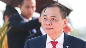 Billionaire Pham Nhat Vuong wants to contribute 48 million Vingroup shares to VinSpeed