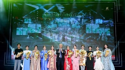 Fashion show 'Hanoi Heritage' - Heritage journey told in the language of Ao Dai