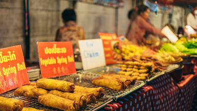 បទពិសោធន៍អាហារតាមចិញ្ចើមផ្លូវរបស់ថៃ - ដំណើរភ្លក់រសជាតិនៅចំកណ្តាលទឹកដីនៃប្រាសាទមាស